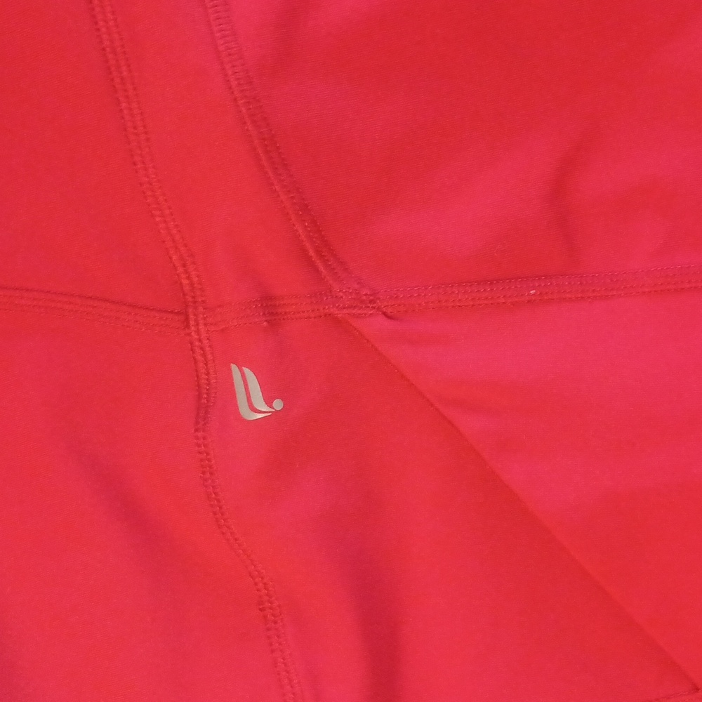 Fabletics Red Bike shorts With 2 pockets. Gently used. Size 1X - Picture 5 of 7